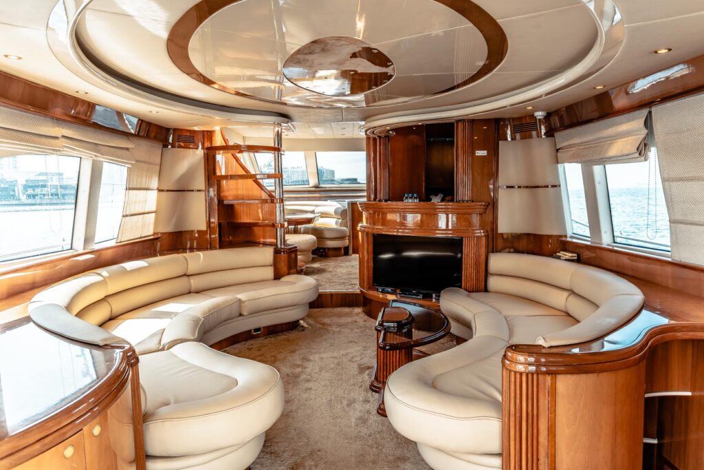 Azimut Jacuzzi Luxury 80 ft Yacht 3