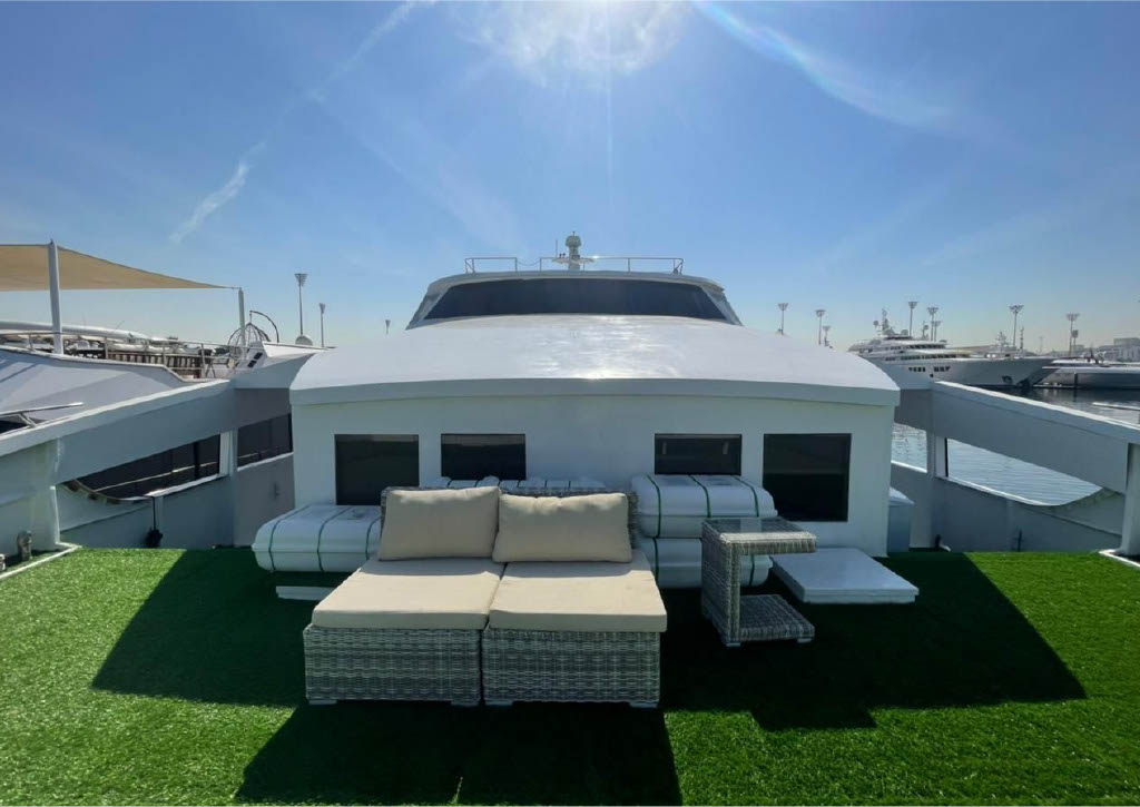 Dream Majesty Events 100ft Yacht 2